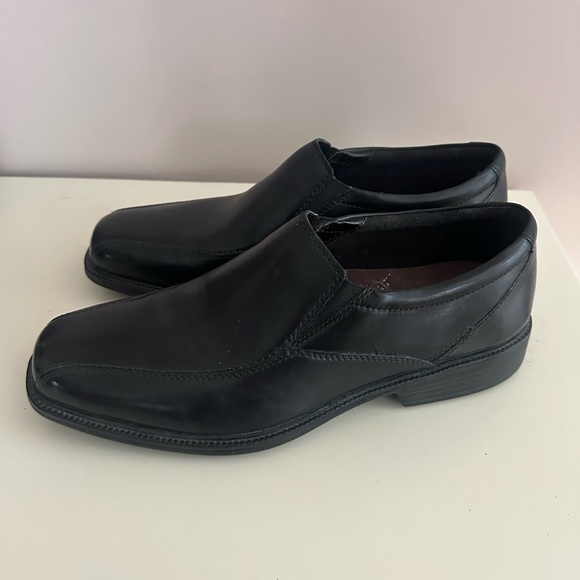 Bostonian Bolton Men's Black Leather Slip-On Shoes - Picture 2 of 9
